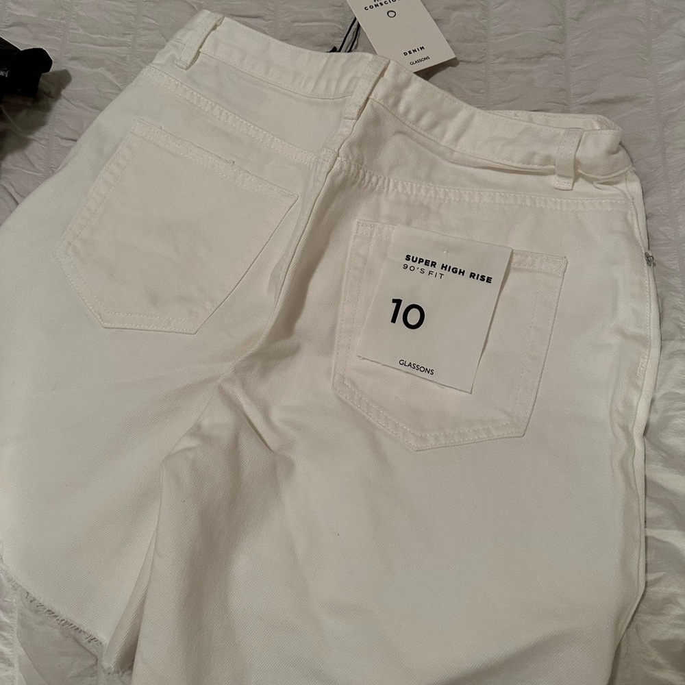 Glassons shorts size 10 austrailian size, brand new